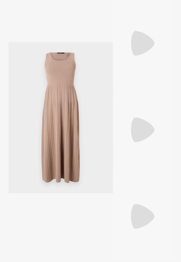 Maxime dress in pehmeast ribatud kangast, tan värvus. Omab hästi istuvat rinnaosa, millel on ümmargune kaelus ja voolav, volditud seelik. Lihtne disain.; Valkoiset nahkakengät, matala malli, jossa on sileä pinta, pyöreä kärki, nauhakiinnitys edessä ja pieni brodeerattu logo sivulla.; Mustan nahka-buckettikassi, jossa on teksturoitu pinta, kultaiset metalliosat ja avoin yläosa. Ominaisuuksiin kuuluu lyhyt kahva ja säädettävä olkahihna.; Kultaketjut korvakorut, joissa on kierretystä muotoilusta valmistettu solmu. Jokaisessa korvassa on pyöreä, kirkas tausta varman käyttömukavuuden takaamiseksi.