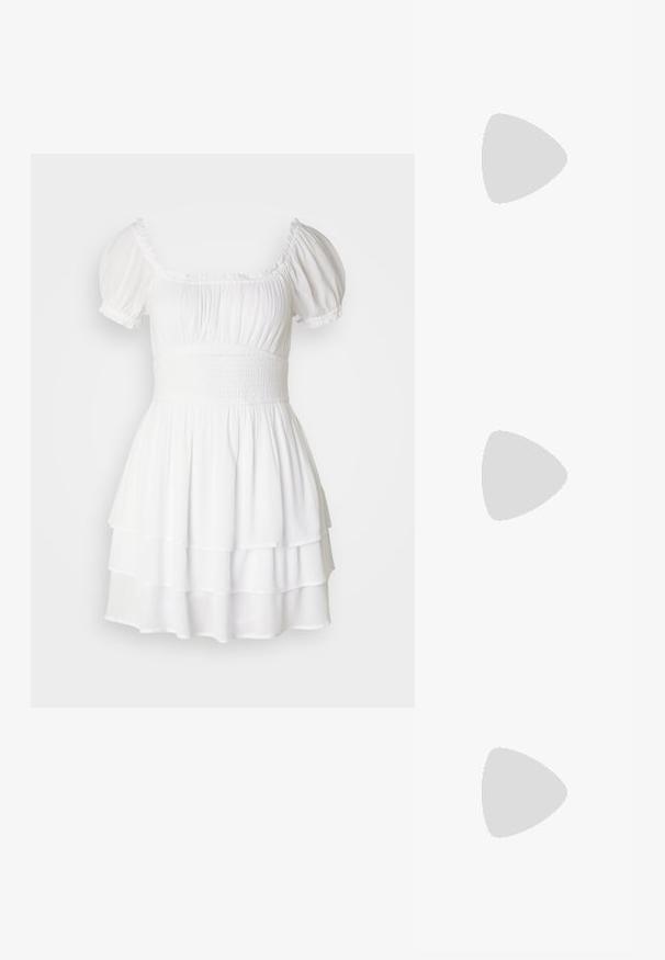 Hollister Co. SAIDIE TRIPLE TIER ROMPER PRETTY - Dnevna haljina - bright white; Crne suede čizme iznad koljena s blok petom, koje imaju glatku teksturu i prilagođeni dizajn koji se proteže iznad koljena.; Crne pravokutne sunčane naočale s plavim obojenim lećama, debelim okvirom i zlatnim kružnim detaljem sa strane. Elegantna, sjajna završna obrada.; Narukvica od ružičastog zlata koja se sastoji od dva međusobno povezana kruga, od kojih je jedan ukrašen redom dijamanata, s glatkom površinom i mekanim rubovima.