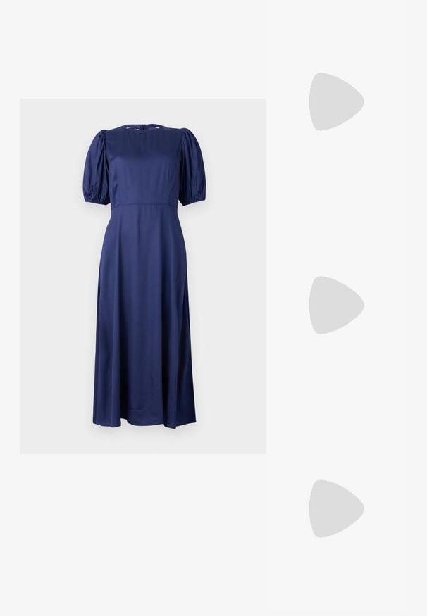 Ναυτικό μπλε μίντι φόρεμα με φουσκωτά μανίκια, στρογγυλή λαιμόκοψη και κλείσιμο με κορδόνι στην πλάτη. Φτιαγμένο από απαλό, ελαφρύ ύφασμα για ροή και άνετη εφαρμογή.; Μαύρη πατέντα σλινγκμπάκ γόβα με μυτερή μύτη, διαθέτει υφή από φίδι, ρυθμιζόμενο λουρί και κοντή, υφή τετράγωνη φτέρνα.; Μαύρη δερμάτινη τσάντα ώμου με δύο μπροστινές τσέπες, χρυσά κούμπωματα, κλείσιμο με φερμουάρ και λεπτό λουρί. Υφή επιφάνειας και κομψό ορθογώνιο σχήμα.; Χρυσές μεταλλικές σκουλαρίκια κρίκοι με καμπυλωτό, ελκυστικό σχήμα. Περιλαμβάνουν μια λεία, γυαλιστερή επιφάνεια και στρογγυλή άκρη για πρόσθετη λεπτομέρεια.