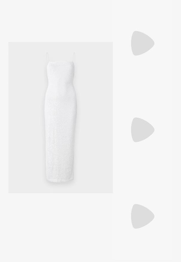 Balta midi suknelė su prigludusia siluetu, suplokščių tekstūra ir plonomis spaghetti petnešomis. Glotnus audinys su minimalizmo dizainu, be matomų detalių.; Juodi šlepetės su kvadratiniu pirštu ir žemu bloku kulnu. Yra keli ploni dirželiai ir reguliuojamas kulkšnies diržas. Pagaminti iš lygios odos.; Juodas odinis per petį nešiojamas krepšys turi lygų paviršių, stačiakampio formą ir metalinę grandinėlę priekyje. Pridedama reguliuojama dirželis.; Sidabrinės širdelės formos auskarai puošti facetuotais skaidriais akmenimis, su tekstūruotu rėmu. Rinkinį sudaro tiek auskarai-stud, tiek kabančios formos.