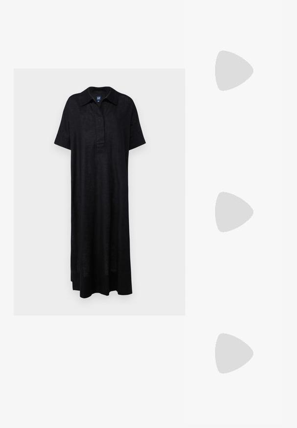 Vestido camiseiro de linho preto com colarinho, mangas curtas e uma pala com botões. Apresenta um corte reto e fendas laterais na barra.; Sandálias de tacão preto laqueadas com bico quadrado, tiras para o tornozelo e fivelas prateadas. Apresentam um salto bloco chunky para estabilidade.; Óculos retangulares com lentes transparentes, com uma armação fina em metal prateado e ponteiras em acetato preto. Possui um hardware minimalista para um design elegante.; Bolsa de couro preta com forma curva, alça destacável e detalhes em dourado. A bolsa possui uma aba com detalhe de fivela.