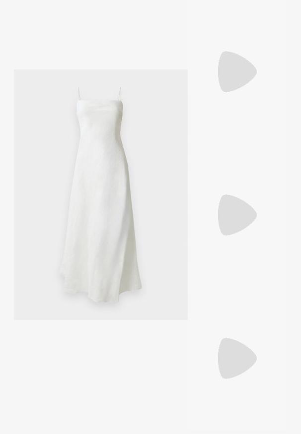 Witte linnen maxijurk met dunne spaghettibandjes, een rechte halslijn en een vloeiende silhouet. Gladde textuur, zonder zichtbare patronen of accenten.; Mango Sandalen met hoge hak - black; Zwarte leren schoudertas met een gekreukeld textuur, gouden kettingaccent en een opvallende gouden sluiting met een ovale logo. Verstelbare schouderband.; Gouden rechthoekige polshorloge met een witte wijzerplaat, zilverkleurige uurmarkeringen en een duurzame metalen schakelarmband. Inclusief waterdichte functie.