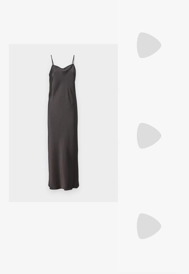Fekete selyemruhás slipdress vékony, állítható pántokkal, mély V-dekoltázzsal és egyenes sziluettel, amely a térd közepéig ér. Simaság jellemzi.; Fekete lakk slingback sarok, hegyes orral, texturált kígyómintával, állítható pánttal és rövid, texturált tömbsarkal.; Fekete bőr keresztbody táska két elülső zsebbel, arany csattokkal, cipzáras záródással és vékony pánttal. Textúrált felület és kompakt téglalap alak.; Aranyszínű fémből készült karika fülbevalók ívelt, hosszúkás formával. Simaságával és fényes felületével, valamint lekerekített végével további részletekkel bővül.