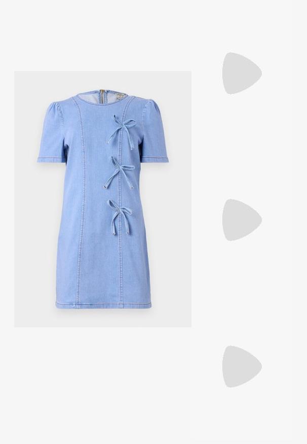 Blue denim dress with short puff sleeves, round neckline, three decorative bows on the front, and contrasting stitching details.; Black leather slingback shoe with a pointed toe, decorative straps featuring metal eyelets, and a low block heel. Textured surface.; Versace MEDUSA BIGGIE - Sunglasses - gold-coloured/gold-coloured; Brown suede shoulder bag with embossed floral design, complemented by a smooth brown leather strap and gold-tone hardware accent.