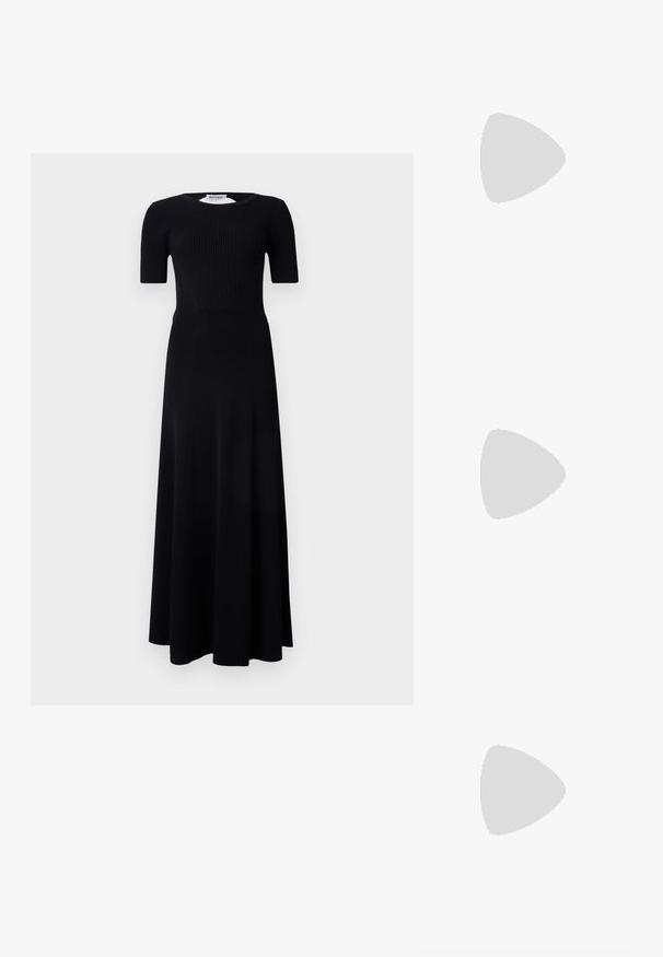 Abito lungo nero con corpetto a coste, maniche corte e gonna fluida. Realizzato in tessuto morbido con un colore uniforme.; T-shirt bianca a maniche corte realizzata in tessuto a costine. Collo rotondo, vestibilità regolare e dettagli di cucitura sottili. Senza motivi o grafiche.; Pantofole da balletto nere in pelle con punta arrotondata, texture liscia, dettagli di cucitura minimi e design con suola flessibile.; Borsa a tracolla in pelle marrone con chiusura a pattina, hardware color oro, tracolla e una finitura liscia. Forma rettangolare compatta.