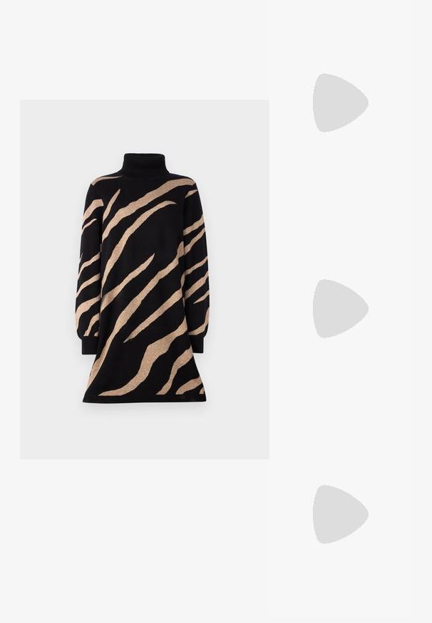 Schwarzfarbiges Rollkragenkleid mit braunen Tigerstreifen, lange Ärmel und ausgestellt geschnittenem Saum. Hergestellt aus einem weichen, strukturierten Strickmaterial.; Braune Leder-Cowboy-Stiefel mit spitzem Punkt und Blockabsatz, die über detaillierte Stickereien und hervorgehobene Akzente am Schaft verfügen.;  Katzenaugen-Sonnenbrille mit einem schwarz-orangenen Schildpattrahmen, braunen Gläsern und schlanken, spitzen Enden. Verfügt über ein minimalistisches Logo am Bügel.; Silberne Creolen mit gedrehter Gestaltung, ausgestattet mit einer polierten Oberfläche und einer Steckverschluss. Sie haben einen Durchmesser von ca. 3 cm.