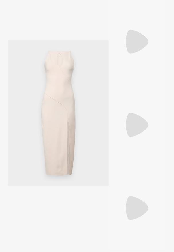 Bec + Bridge MARIELLE SPLIT DRESS - Trikotaažkleit - vanilla; Valged nahast tennisetossud paksu valge tallaga, musta sametist kontsakeeuga ja külje peal riigilogo reljeefne kujundus. Lukkeskeem kuue silmaauguga.; Mustad suured mustad prillid geomeetrilise kujuga, tumedate läätsedega ja kontrastse halli detailiga raamidel. Logo käe peal.; Hõbedased metallkõrvarõngad sujuva pisarakuju ja poleeritud viimistlusega. Diskreetne graveering lisab detaile. Minimalistlik disain.