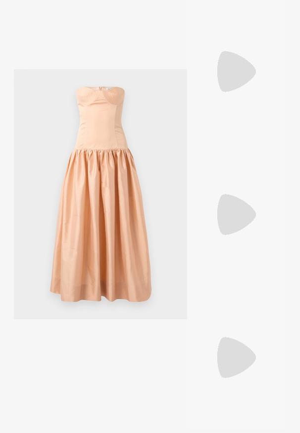 Pusero peach strapless tehty sileästä kankaasta, jossa on tiukka yläosa ja ryhdikäs, volyyminen hame. Takana vetskari ja kupin yksityiskohtia.; Valkoinen hihaton urheilu toppi, joka on valmistettu sileästä kankaasta. Topissa on pyöreä kaula-aukko ja pieni musta Nike-logo rinnassa.; Juoksukengät, joissa on kevyt kerma värinen päällinen, sininen brändäys ja oranssit yksityiskohdat pohjassa. Verkkotekstuuri hengittävyyttä varten.; Valkoiset kehykset aurinkolasit, joissa on suuret, gradienttilinssit, joissa on vaaleanpunainen ja vaalea oranssi sävy. Lasien yksityiskohtia korostaa sininen nenäosa ja logo.