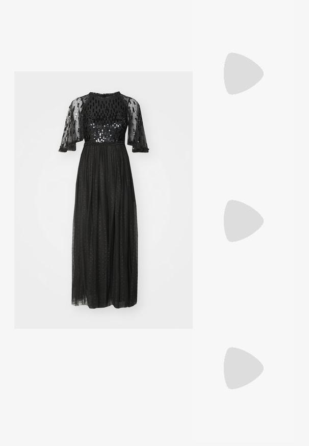 Needle & Thread - Suknia balowa; Czarne lakierowane czółenka na obcasie typu slingback z wąskim noskiem, z teksturowanym wzorem wężowym, regulowanym paskiem oraz krótkim, teksturowanym obcasem w kształcie słupka.; Czarna skórzana torba na ramię z dwoma przednimi kieszeniami, złotymi klamrami, zamkiem błyskawicznym i cienkim paskiem. Teksturowana powierzchnia i kompaktowy prostokątny kształt.; Złote kolczyki z prostokątnym, przezroczystym kryształem zwisającym poniżej rzędu małych, okrągłych, przezroczystych akcentów. Elegancki, nowoczesny design.