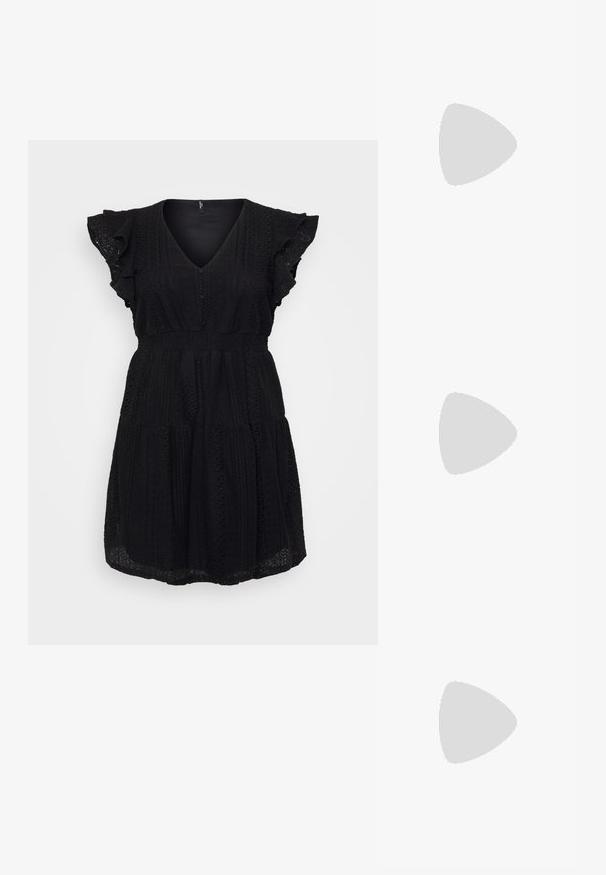 Vestido negro con escote en V, mangas cortas con volantes, tejido texturizado y cintura ajustada que da paso a una falda fluida.; Zapatillas altas negras con cordones blancos y puntera de goma. Suela blanca gruesa con una suela exterior marrón texturizada, usadas con calcetas a rayas en tonos azul marino.; Even&Odd HALF MOON - Bolso de mano - black; Pendientes de aro de plata con un acabado liso y pulido. Forma redonda y cierre de click seguro. Diseño ligero adecuado para el uso diario.