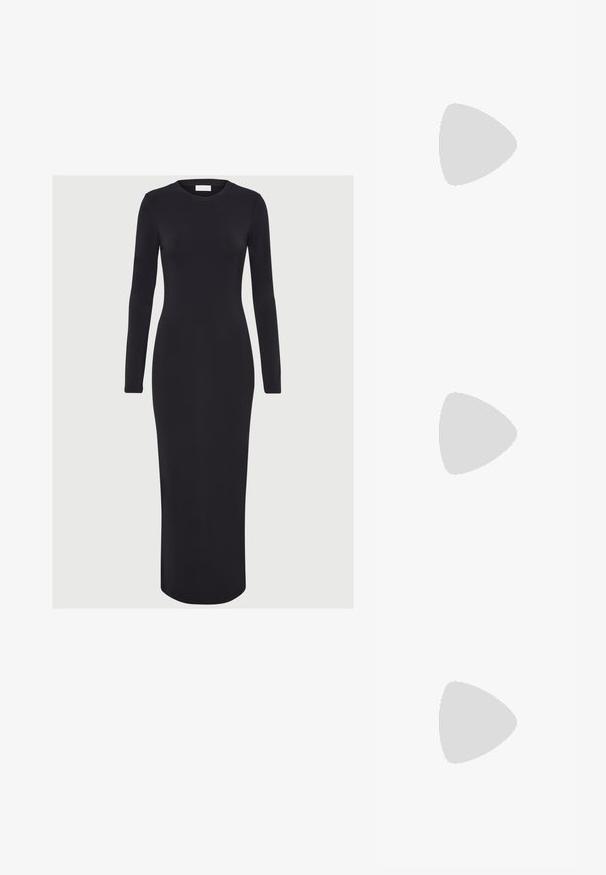 Vestido preto justo de mangas compridas, feito em tecido elástico, com decote redondo e silhueta reta, alcançando a altura da metade da panturrilha.; Zign Botas - black; Óculos de sol pretos, angulares, com lentes cinzas; feitos de plástico, apresentando hastes grossas com uma superfície lisa e sem hardware visível.; Clutch bag preta em camurça, com fecho em zíper e alça de pulso removível. Apresenta acessórios em tom dourado e uma textura suave e fosca.
