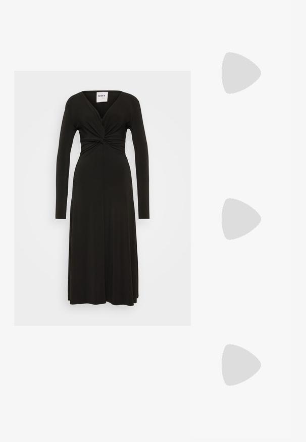 Robe noire à manches longues avec un décolleté en V profond, détail noué à la taille et jupes fluide. Fabriquée dans un tissu lisse et extensible.; Talons hauts en cuir noir avec un bout pointu, dotés d'un talon fin et d'un accent en ton or sur la lanière réglable. Texture lisse.; Sac à main en cuir noir avec un design structuré, featuring une forme cropped, une poignée supérieure et des accents en matériel doré. Bandoulière réglable incluse.; Boucles d'oreilles en argent avec un design lisse et courbé. Présentent une finition métallique brillante et une fermeture à clou. Pas de motifs ou d'accents visibles.