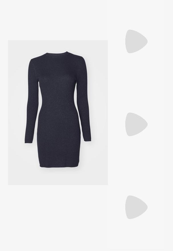 Tumes ribatatud kudumiga kleit pikkade varrukatega ja ümarast kaelusest. Kangas sisaldab peent sära. Keha järgi vormitud struktuur, põlve pikkune mudel.; Mustad nahast slingback kontsad terava ninaga, millel on õhuke konts ja kuldse tooni aktsent reguleeritaval rihmal. Sile tekstuur.; Mustad kootud nahast käsitasku, millel on kuldne ahelaga rihm ja klambri sulgemine, millel on ringikujuline aksessuaar. Kompaktne ristkülikukujuline kuju.; Kolme metallist rõngast: üks roosa kuld, üks kuld tekstuursete aktsentidega ja üks hõbe, kõik sisepoolt graveeritud brändinguga.