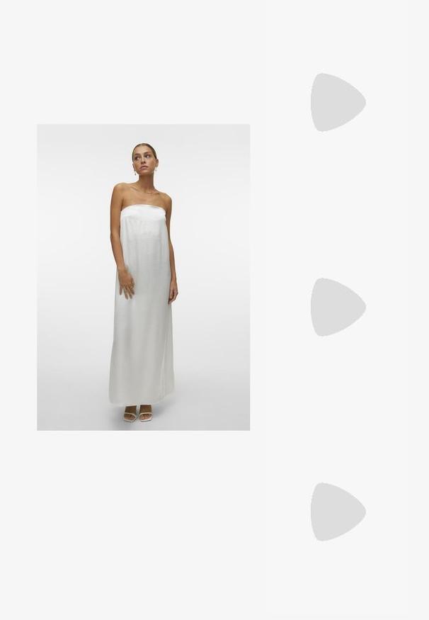 Vero Moda VMSARAH FLOWY DRESS BRIDE - Koktailové šaty/večierkové šaty - blanc de blanc; Členkové lodičky v krémovej farbe s podpätkom v tvare bloku. Majú tenký remienok okolo členka s okrúhlou prackou a hladkú koženú textúru.; Hnedé želvovinové okuliare s oválnymi sklíčkami, tenkými ramenami a priesvitnými akcentmi. Obsahujú jemný logo na stranici. Štýlový, ľahký dizajn.; Biela štruktúrovaná kabelka s krátkymi rúčkami a ramenným popruhom, s zlatými kovovými prvkami a textúrovaným materiálom, vystavená na šedom pozadí.