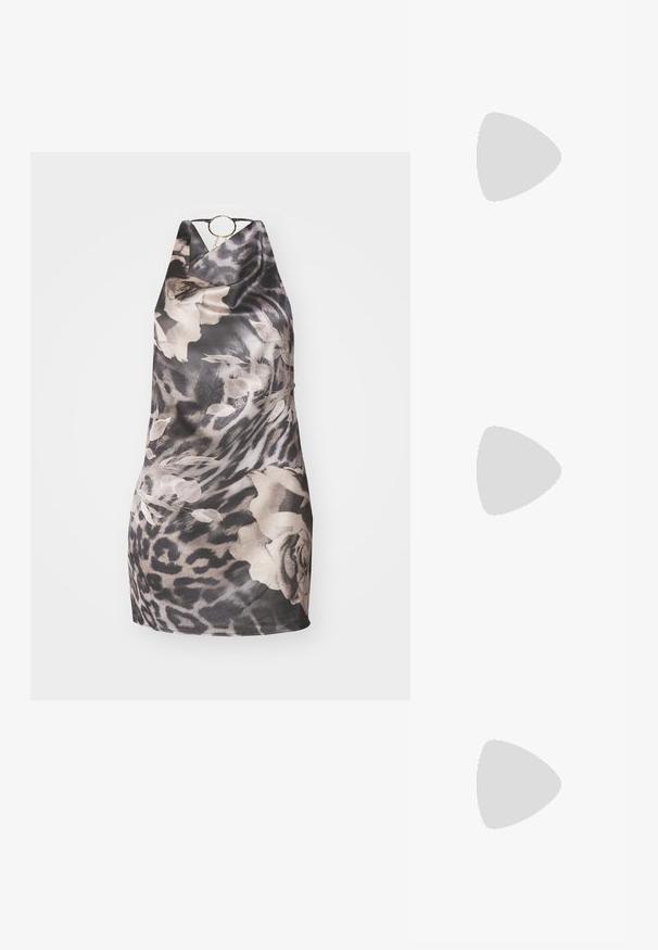 Crna i siva haljina na raskopčavanje s uzorkom cvijeća i leopard printom, s kružnim zlatnim akcentom na izrezu i mekanom, glatkom teksturom.; Bijela majica kratkih rukava od pamuka. Ima okrugli izrez i ležeran kroj. Glatka tekstura bez vidljivih uzoraka ili detalja.; Crne lakirane sandale na pete sa kvadratnim nosom, trakama oko gležnja i srebrnim kopčama. Imaju čvrst blok petu za stabilnost.; Bežna torba od mekog materijala s opuštenim dizajnom, šivanim detaljima i dva remena za rame. Pogodna za svakodnevnu upotrebu.