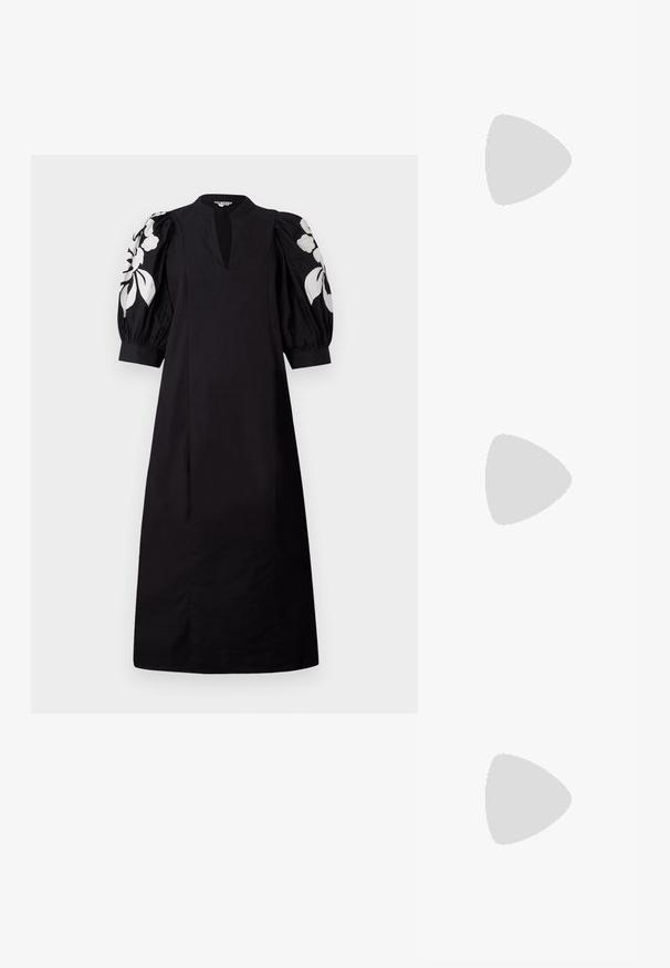 Musta mekko, jossa on V-pääntie ja puffihihat. Hihnoissa on valkoista kukkakoristusta. Valmistettu sileästä kankaasta, jossa on rento leikkaus.; Korkokenkät, joissa on terävä kärki ja hopea, kultainen sekä nude-väriyhdistelmä. Kiiltävä pinta ja leikkausdesign, varustettuna stikettikorkealla.; Hopeapintainen metallinen pussilaukku, jolla on pehmeä, pyöreä muoto ja solmittava yläosa. Valmistettu sileästä tekonahkamateriaalista.; Hope hopea, joissa on kierren muotoilu, kiiltävä pinta ja takana kiinnitettävä suljin. Halkaisija noin 3 cm.