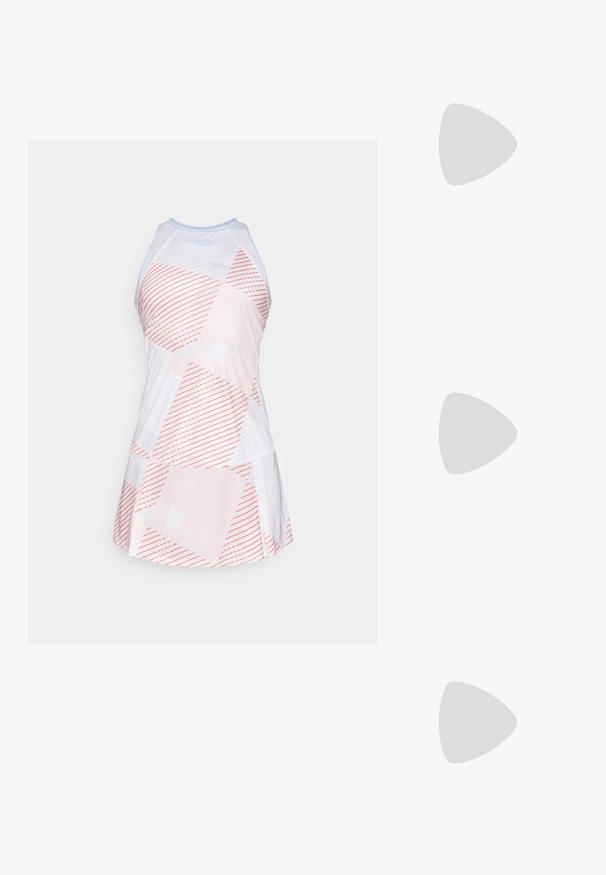 Vestido de gola alta em branco com um padrão geométrico de riscas diagonais em rosa claro e laranja, saia rodada e design às costas em estilo nadador.; Colete sem mangas preto, feito de um tecido suave, com detalhes em costura prateada e fecho de correr frontal, projetado com um colarinho alto.; Sapatilha alta de tela branca com sola de borracha preta, bico de borracha na frente e seis ilhós para os atacadores, apresentando um design limpo e minimalista.; Bolsa de mão em couro vermelho com um design angular e geométrico. Apresenta uma única alça ajustável e um fecho com aba, com detalhes cosidos.