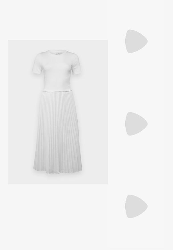 Claudie Pierlot TWISTLIN - Day dress - ecru; MICHAEL Michael Kors ALORA - Classic heels - black; MICHAEL Michael Kors ZOE POUCHETTE - Handbag - black; Lauren Ralph Lauren STONE HUGGIE DROP - Earrings - gold-coloured/transparent