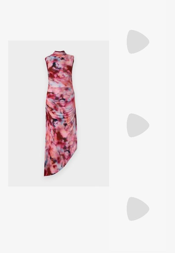 A sleeveless, asymmetrical dress in a pink, blue, and brown tie-dye pattern with gathered detailing along the side. Smooth fabric texture.; Stuart Weitzman POWER 75 - High heels - black; Black leather handbag with structured design, dual top handles, detachable shoulder strap, gold hardware, and a logo charm accent.; Green choker necklace with a calla lily accent, featuring gold hardware. Model wears a crocheted top in earthy tones of red and cream.