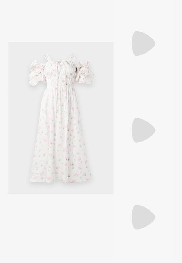 Hvid blomsterkjole med pink rosetter, smocket liv, skulderfri puffærmer og en svævende silhuet.; Guldhælede sandaler med en knyttet front, plisseret tekstur og en ankelrem. Blokhælen har et ribbet design, der forbedrer grebet.; Sort læder bucket taske med en struktureret overflade, guld hardware detaljer og en åben top. Har et kort håndtag og justerbar skulderrem.; Guldtonede knude-stud øreringe med et vredet design. Hver ørering har en cirkulær klar bagside for sikker brug.