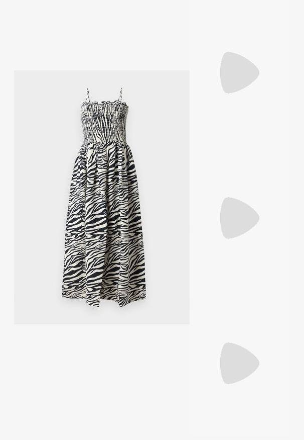 Rochie maxi cu imprimeu zebra, cu un corset elastic, bretele reglabile și o fustă fluidă. Fabricată dintr-un material ușor, în culorile negru și crem.; Pantofi cu toc slingback negri din patent, cu vârf ascuțit, cu imprimeu de șarpe texturat, curea ajustabilă și toc scurt texturat.; Geantă neagră din piele, tip crossbody, cu două buzunare frontale, catarame aurii, închidere cu fermoar și o curea subțire. Suprafață texturată și formă rectangulară compactă.; Cercei din metal auriu, cu un design curbat și alungit. Au o suprafață netedă și strălucitoare, cu un vârf rotunjit pentru un detaliu suplimentar.