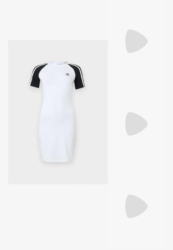 Vit kortärmad klänning med svarta raglanärmar, prydd med svarta horisontella ränder och en liten svart Adidas-logotyp på bröstet.; Vit slingbackklack med spetsig tå, slät ovandel, låg blockklack och sidoutskärning med justerbar spänne.; Runda solglasögon med mörka linser och guldramar. Modellen bär en ljusblå, ribbad cardigan med knappar och kontrasterande vita ärmar.; Michael Kors handledos i beige belagd kanvas med ett upprepande MK-logomönster, gyllene detaljer och ett avtagbart kedjehandtag.