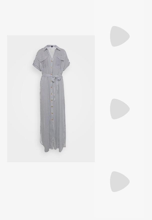 Ριγέ maxi φόρεμα σε μπλε και άσπρο, κοντά μανίκια, τσέπες στο στήθος, κουμπωτό μπροστά, ζώνη δεμένη στη μέση, ελαφρύ ύφασμα με λεία υφή.; Μπλούζα ψηλή γόβα σε γυαλιστερή σκούρα καφέ πατεντέ δερμά�τινη, με μυτερή μύτη, ανοιχτές πλευρές και ρυθμιζόμενο λουράκι στον αστράγαλο.; Μαύρη δερμάτινη τσάντα tote με λείο υφή, δομημένο σχήμα, δύο λαβές και επιφανές ασημένιο κούμπωμα μπροστά.; Ασημένια σκουλαρίκια κρίκοι με κομψό, στρογγυλό σχέδιο, που διαθέτουν λεία επιφάνεια και χωρίς ορατά διακοσμητικά στοιχεία. Η διάμετρος δεν αναφέρεται.