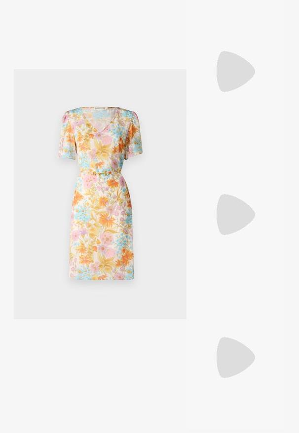 Vestido de manga corta con un patrón floral en tonos pastel de rosa, naranja y azul, con escote en V y detalle de cintura ceñida con un cinturón.; Zapato de tacón alto de cuero blanco con punta afilada, correa en el tobillo y un delgado tacón de aguja. Textura lisa con un sutil acabado brillante.; Gucci Gafas de sol - gold-coloured/pink; Bolso tejido en marrón y amarillo, con forma rectangular, dos asas y un acabado texturizado con costuras visibles y una etiqueta de marca.