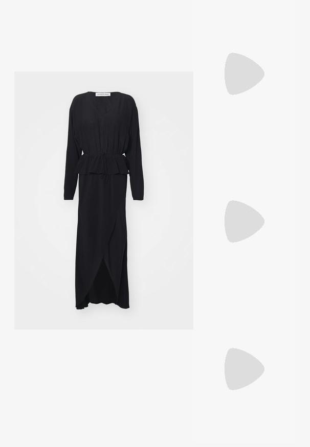 Musta pitkähihaisen mekko V-pääkappaleella, kerätty vyötärö, peplum-yksityiskohta ja epäsymmetrinen helma, valmistettu sileästä valuviasta kankaasta.; Mustat nahkakengät, joissa on terävä kärki ja matala lohkare korko. Varustettu nilkkahihnalla, jossa on kultasävyinen solki. Lisää sileä pinta.; Tory Burch Aurinkolasit - black; Hopeiset korvakorut, joissa on useita kirkkaan kristallikoristeita, teksturoitu pinta ja avoin ympyrämuoto.