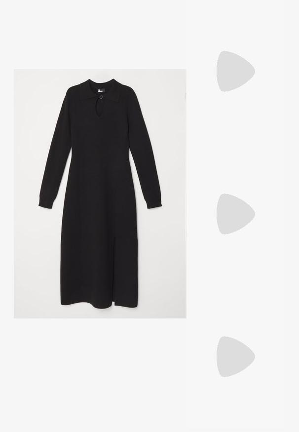 The Kooples ROBE - Robe pull - black; Mules noirs en cuir à enfiler avec un bout pointu, une texture froncée et un petit talon aiguille. Présente un détail à cordon au niveau de l'ouverture.; Lunettes de soleil noires rectangulaires avec des verres foncés, finition brillante, larges branches et un design de monture épaisse. Nom de marque gravé sur une branche.; Sac à main métallisé argent avec un design en maille composé de petits disques ronds, doté d'une sangle pour l'épaule et d'une forme douce et arrondie.