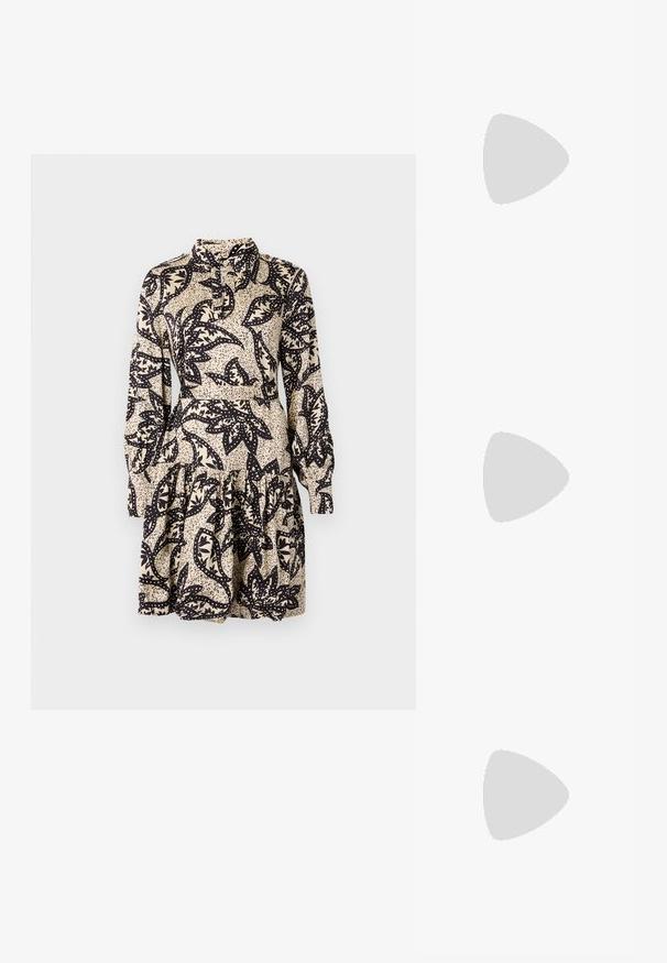 Kukkakuosisessa mekossa on kerma ja musta väri, kauluskainalo, pitkät hihat ja kerroksellinen, röyhelöinen helma. Valmistettu sileästä kankaasta.; Mustat nahkaiset slingback-korkokengät, joissa on terävä kärki, ohuet korot ja kultasävytteinen yksityiskohta säädettävässä hihnassa. Silkkinen pinta.; Mustalla nahkalaukulla, jossa on jämäkkä muotoilu, lyhyt malli, yläkahva ja kultaiset yksityiskohdat. Säädettävä olkahihna sisältyy.; Hope hopeista, joissa on sileä, kaareva muotoilu. Varustettu kiiltävällä metallipinnoitteella ja nappikiinnityksellä. Ei näkyviä kuvioita tai koristeluja.