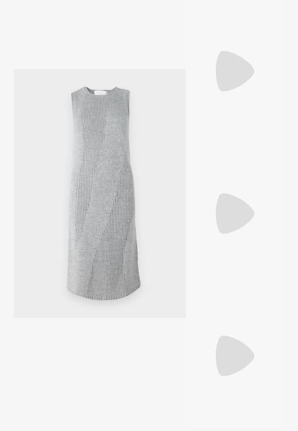 Vestido cinza de malha com um padrão texturizado em zigzag. Design sem mangas, com comprimento até ao joelho, apresentando seções de tecido canelado e suave em toda a peça.; Salto slingback em patente preta com bico apontado, apresentando um padrão de pele de cobra texturizado, tira ajustável e um salto bloco curto e texturizado.; Bolsa de ombro em couro preto com dois bolsos frontais, fivelas douradas, fecho de zíper e uma alça fina. Superfície texturizada e forma retangular compacta.; Lauren Ralph Lauren BASIC SMALL HOOP - Brincos - gold-coloured