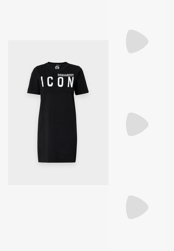 Schwarzes Baumwoll-T-Shirt-Kleid mit kurzen Ärmeln, einem Rundhalsausschnitt und dem auffälligen weißen "DSQUARED2 ICON"-Text auf der Vorderseite.; Weißes geripptes Tanktop mit rundem Ausschnitt und metallischem Akzent an der Schulter. Weiche Textur, figurbetontes Design und ärmelloser Stil.; Puffermantel mit einem braunen und schwarzen Muster, kombiniert mit einem mini Rock in Schlangenoptik in Braun, schwarzen kniehohen Stiefeln und einer kleinen schwarzen Tasche.; Schwarze Lederhandtasche mit einem geschwungenen Design, verziert mit silbernen Nieten, einer Schnalle und zwei seitlichen Taschen. Verstellbarer Träger für verschiedene Tragemöglichkeiten.