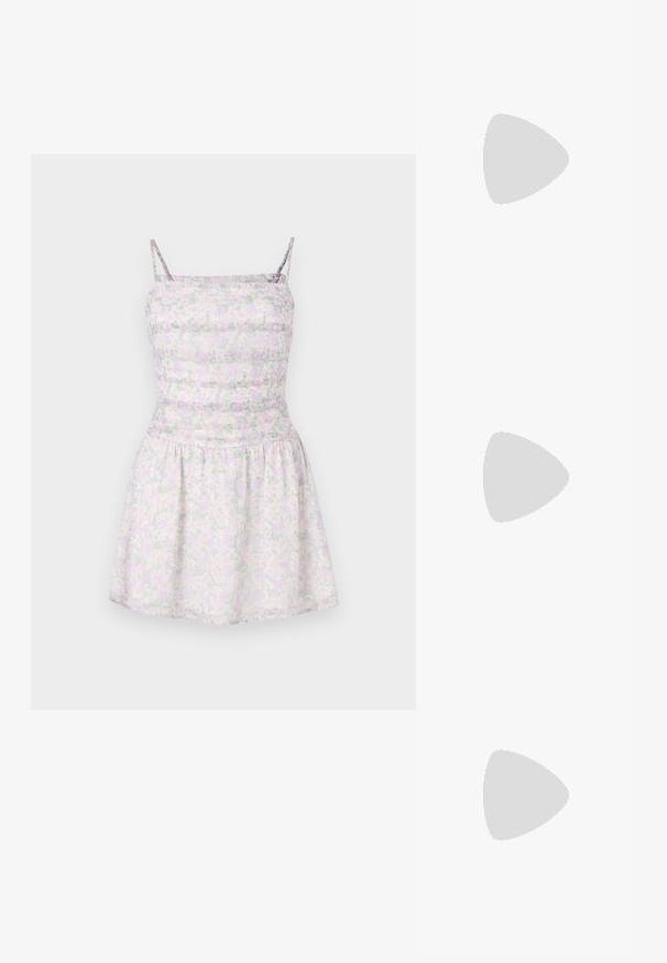 Cvetlična obleka s tankimi naramnicami v svetlo vijolični in zeleni barvi. Prilegajoč top z nabranim zunanjim delom, padajoči krilo, lahka tkanina.; Bershka Sandali z visoko peto - black; Sončne oči z rjavim gradientom in velikanskimi okrogli lečami, sijočimi okviri iz želvje školjke in elegantnimi ročaji z diskretnimi kovinskimi detajli.; Tkana torbica iz slame s zakrivljenim siluetom, ki vključuje gladek črn usnjen trak in usklajen majhen žep, pritrjen z ročajem za zapestje.