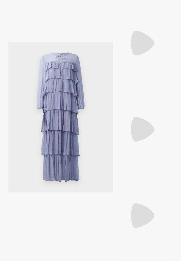 Šviesiai mėlyna ilgos rankovės suknelė, pasižyminti keliais horizontaliais volanais, apvaliu kaklu su raišteliu ir plazdančia, sluoksniuota struktūra.; Juodas lakinės odos slingback batelis su smailiu nosiu, plonu kulnu ir subtiliu išpjovos dizainu. Yra auksinė sagtis ant dirželio.; Juodas odinis rankinukas apvalios formos, minkštos tekstūros su susietu rankena ir auksinės spalvos detalėmis. Užtrauktuko uždarymas.; WEEKEND MaxMara SENAPE - Pirštinės - nero