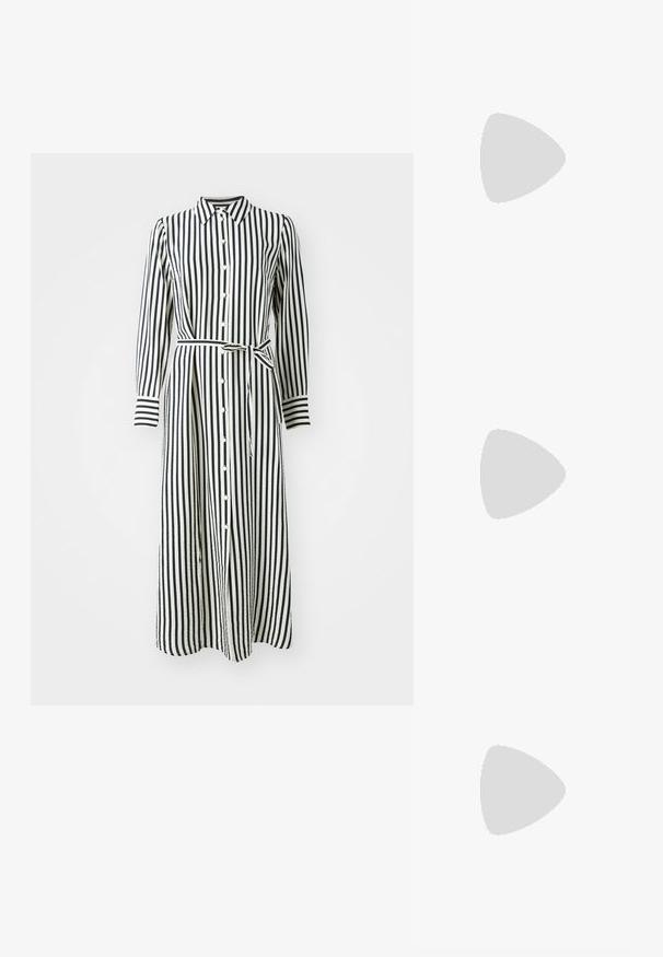 Prúhované šaty s dlhými rukávmi, zapínaním na gombíky a opaskom v pase. Vyznačujú sa čierno-bielymi vertikálnymi pruhmi a golierovým výstrihom.; Čierne lakované kožené slingback topánky s špicatou špičkou, remienkami okolo členku s striebornými prackami a hardvérom, a štíhlým podpätkom.; Zlatá metalická kabelka so štruktúrovaným dizajnom, hladkou textúrou a nastaviteľným popruhom. Obsahuje jedinečný trojuholníkový tvar a minimalistické šitie.; Náušnice v zlatej farbe s textúrovanými, vlnitými tvarmi. Obsahujú sochárske klipsové náušnice a otvorený tvar krúžku s kladivkovým povrchom.