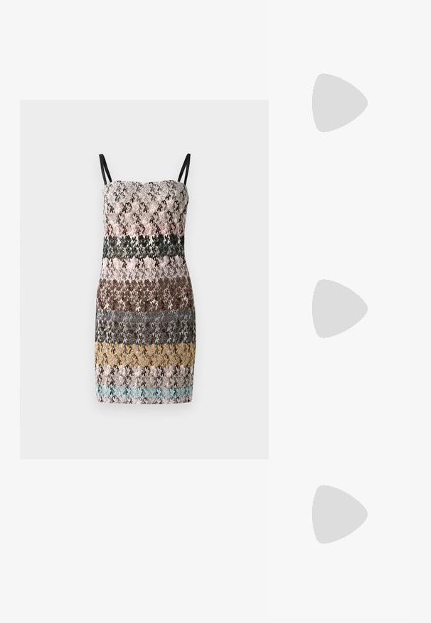 Õhuke pitskleit reguleeritavate mustade rihmadega, millel on mitmevärviline lillemuster roosa, rohelise, pruunika ja kollase tooni seest. Lühike lõige.; Mustad must sportlik jalanõud tekstureeritud võrkkattega, tugevdatud varbaga ja kiire kinnitusüsteemiga. Omab jämedat talda ja kerget kontsahaardust.; Mustad mustaga viimistlusega prillid, ristkülikukujulised läätsed, templite kerge kõverus, diskreetne logo detail ja suitsutatud läätsed.; Pruun naha rihmats, millel on logo muster, kuldne kett-riiul, tõmblukk ja kuldsetest detailidest aksessuaarid. Kompaktne ja ristkülikukujuline kuju.