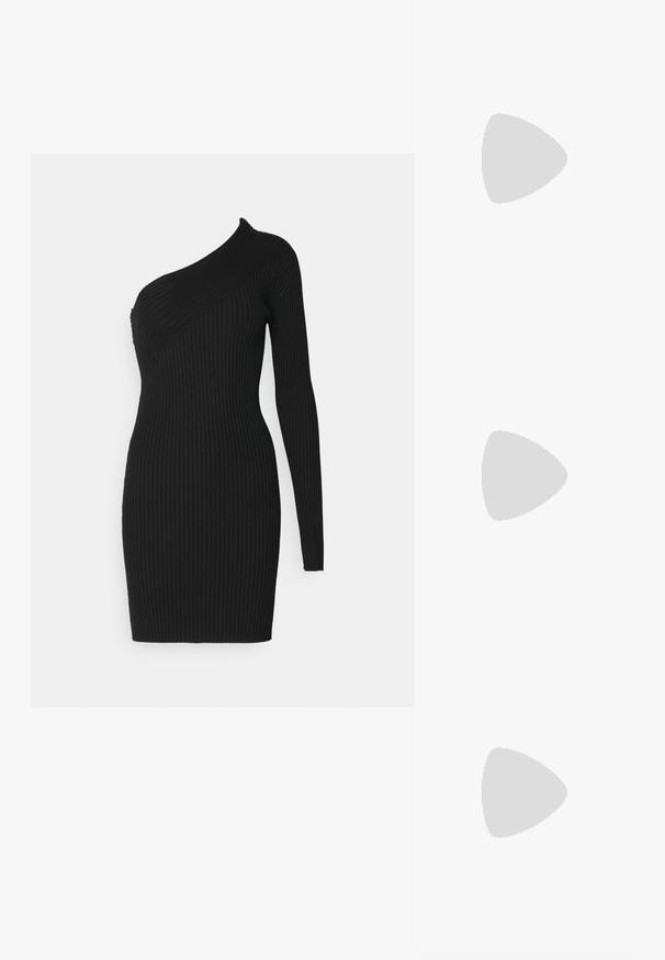 Melnas ribotas adītas kleitas ar asimetrisku vienu plecu, pieguļošu siluetu un garu piedkalu vienā pusē.; Casadei Mokasīni - black; Casadei BORSA - Rokassoma - voyage panama/nero; Kvalitatīvi brūni, viļņaini mati, gaiša ādas toni, valkā zelta auskaru. Fons ir neitrāls pelēks, koncentrējoties uz subjekta sejas īpašībām.