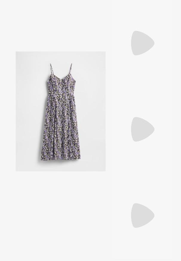 Cvečni midi obleko s tankimi naramnicami, ki prikazuje mešanico vijoličnih, belih in zelenih cvetov na svetlem ozadju. Nabran pas in padajoča krilna kroja.; Črne lakirane slingback pete s koničastim nosom in geometrijsko blokasto peto. Imajo eleganten, minimalističen dizajn in gladko teksturo.; Črna usnjena torbica s ukrivljeno obliko, z odstranljivo naramnico in zlatimi dodatki. Torbica ima pokrov s podrobnostmi v obliki zaponke.; Zlati prstan s organskim, zvitim dizajnom, gladko površino in taperiranimi konci, ki ustvarja modernega, skulpturalnega videza.