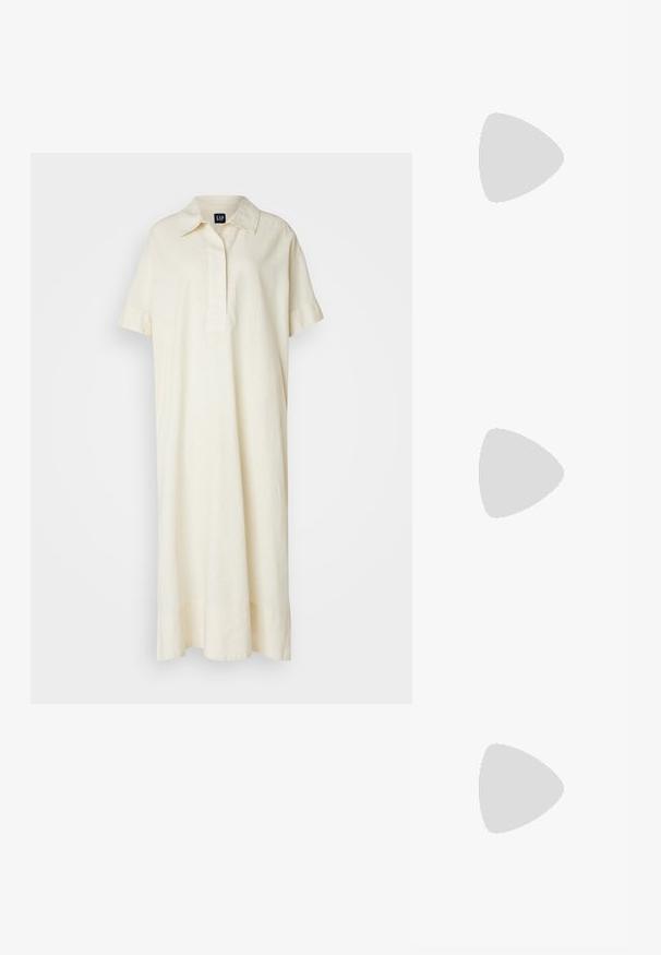 Abito a maniche corte e colletto realizzato in lino crema chiaro. Presenta una pattina frontale e una silhouette ampia e lunga fino al pavimento.; Sandalo bianco con tacco alto, caratterizzato da un design a cinturini e un legaccio alla caviglia. Texture liscia con una piattaforma frontale per un'altezza aggiuntiva.; Occhiali da sole quadrati in plastica trasparente con lenti traslucide, caratterizzati da dettagli in oro sulle tempie.; Borsa sintetica bianca a forma triangolare, con patta anteriore piatta e dettaglio a fiocco, tracolla regolabile, texture liscia e design minimalista.
