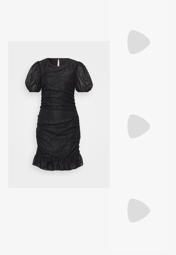 Robe noire mini avec des manches bouffantes, des détails froncés, un tissu texturé et un ourlet à volants. Se ferme avec une fermeture éclair à l'arrière.; Escarpin argenté à talon aigu, avec un bout pointu, une finition métallique, deux brides décoratives et un talon élancé avec un embout noir.; Sac à main en cuir noir avec une texture lisse. Dispose d'une bandoulière adjustable et d'un design élégant et minimaliste avec une fermeture éclair.; Boucles d'oreilles dorées en forme de cônes allongés avec des détails en spirale. Surface lisse et finition réfléchissante, dotée d'accents incurvés.