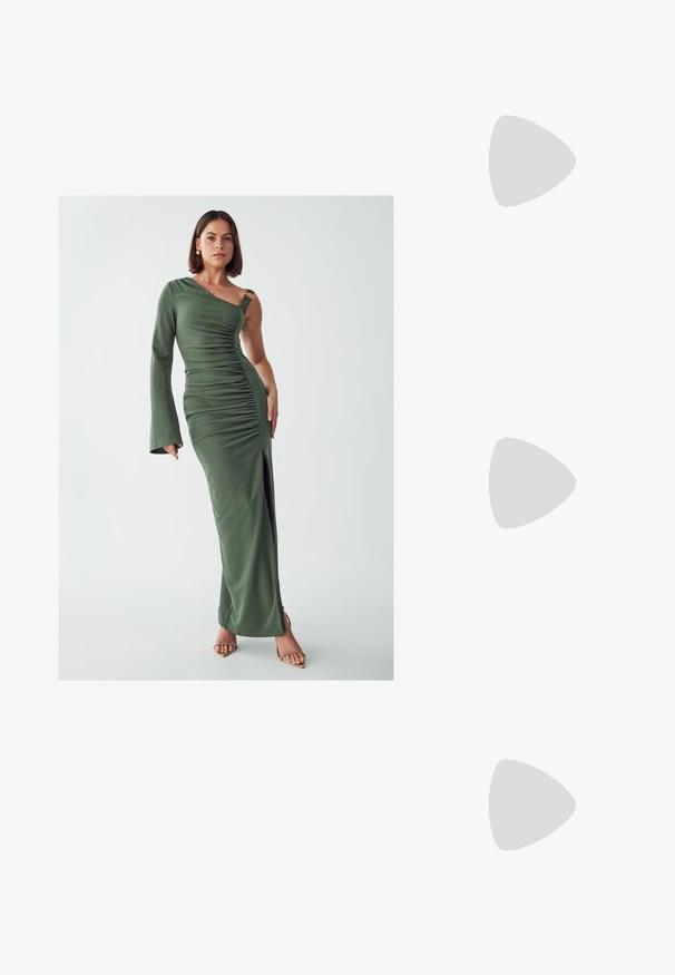Vihreä, yhdellä olkapäällä oleva maxi-mekko, jossa on rypytetty pinta, sivureikä ja kultaiset yksityiskohdat. Valmistettu sileästä, joustavasta kankaasta.; Lauren Ralph Lauren EVERLEY METALLIC GLADIATOR SANDAL - Varvassandaalit - modern gold; Ruskea nahkakäsilaukku, jossa on kaareva muoto, kultaiset yksityiskohdat ja irrotettava olkahihna. Varustettu vetoketjulla ja logokoristeella edessä.; Korvakorut kultasävytteistä metallista, joissa on kaareva, pitkänomainen muoto. Ominaisuuksiin kuuluu sileä, kiiltävä pinta ja pyöreä kärki lisäyksinä.