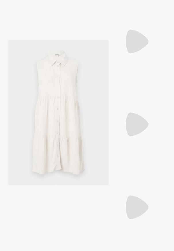 Hihaton, napillinen mekko vaaleassa beige-linassa, jossa on kaulus ja kerroksellinen hame rentoa istuvuutta varten. Läpikuultava kangas tuo hienovaraisia yksityiskohtia.; Valkoinen puuvillapaita, jossa on suuri, kirkkaan punainen hummerigrafiikka edessä. Lyhyet hihat ja standardi pyöreä kaula-aukko.; Valkoiset korkeavartiset kangaskengät mustalla kumipohjalla, edessä kuminen varvasosa ja kuusi nauha-aukkoa, puhtaan minimalistisella muotoilulla.; Punainen nahkalaukku, jossa on kulmikas, geometrinen muotoilu. Varustettu yhdellä säädettävällä hihnalla ja läpällä, jossa on ommeltu yksityiskohtia.