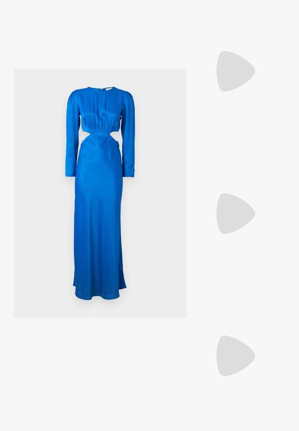 Maisonêtre ELORI DRESS - Iltapuku - blue; Valkoiset nahkakengät, matala malli, jossa on sileä pinta, pyöreä kärki, nauhakiinnitys edessä ja pieni brodeerattu logo sivulla.; Mustelman mustahuulikoobas koos kuldsete detailidega, millel on lukk. Kandmisel üle keha halli kampsuni peal.; Kultaketjut korvakorut, joissa on kierretystä muotoilusta valmistettu solmu. Jokaisessa korvassa on pyöreä, kirkas tausta varman käyttömukavuuden takaamiseksi.