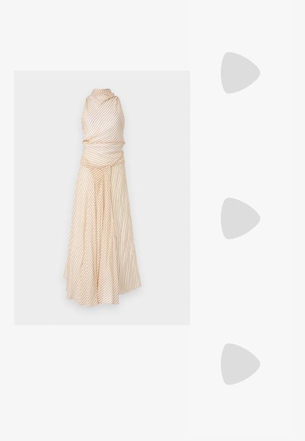 Bec + Bridge ANISE HIGH NECK DRESS - Occasion wear - butter/plum; Black patent leather slingback shoe with pointed toe, ankle straps featuring silver buckles and hardware, and a slender heel.; Woven straw handbag with a curved silhouette, featuring a smooth black leather strap and a matching small pouch attached by a wrist strap.; Gold-tone earrings featuring textured, wavy shapes. Includes sculptural clip-on studs and open hoop design with a hammered finish.