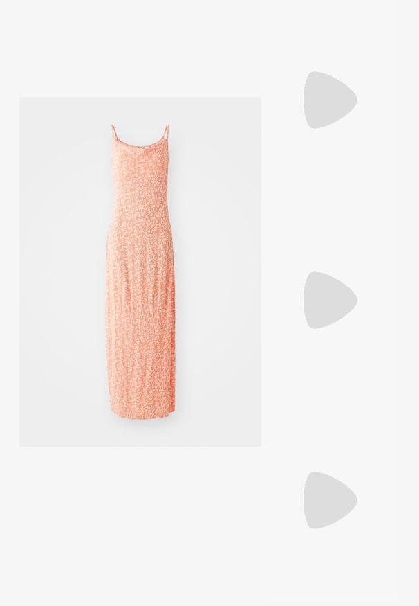 Robe maxi en doux mélange de coton, de couleur orange clair avec un motif floral blanc, à fines bretelles et à la silhouette ajustée.; Sandale blanche à talons hauts avec un talon épais, présentant un design à lanières et un lien autour de la cheville. Texture lisse avec une plateforme à l'avant pour une hauteur supplémentaire.; Sac à épaule blanc avec une finition texturée, une accentuation par une boucle centrale et une forme courbée. Fermetures éclair des deux côtés.; Boucles d'oreilles en or avec une finition lisse et polie. Doté d'une forme en demi-cercle et d'une fermeture à tige sécurisée.