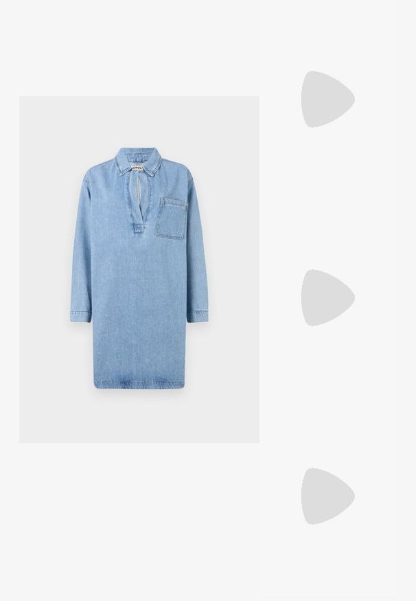 Šviesiai mėlynas džinsinis suknelė-palaidinė su apykakle, 3/4 ilgumo rankovėmis, siaura V formos iškirpte ir krūtine kišene. Lygus tekstūrinis paviršius ir tvirtas dizainas.; Rudos odinės kaubojaus batai su smailiu priekiu ir blokuotu kulnu, pasižymintys detaliu siuvinėjimu ir iškiliais akcentais ant ašies.; Mažas kreminis rankinukas su tekstūruotu paviršiumi, ilga reguliuojama juostele, grandinėle ir užsegimu su atvartu. Aukso detalės.; Sidabriniai auskarai žiedai su sukto dizaino, turintys poliruotą apdailą ir fiksavimo smeigtuką. Skersmuo maždaug 3 cm.