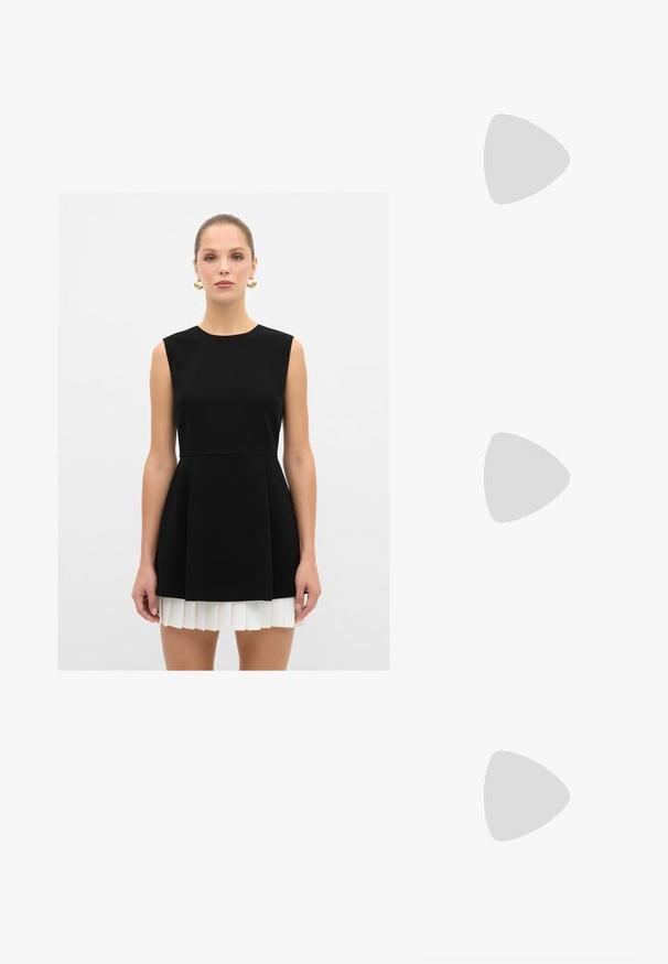 Černé šaty bez rukávů s přiléhavým korzetem a skládací bílou sukní, s kulatým výstřihem a hladkým povrchem.; Černé lakované kožené lodičky se špičatou špičkou a štíhlým středně vysokým podpatkem. Hladký povrch s minimalistickými designovými prvky.; Burgundská kožená kabelka s měkkým, nabíraným designem a zaobleným tvarem. Ucho je zajištěné a vykazuje hladkou texturu.; Černý pryskyřicový náramek s hladkým, lesklým povrchem a zaoblenými okraji. Na vnitřní straně se nachází malé zlaté logo "Pilgrim".