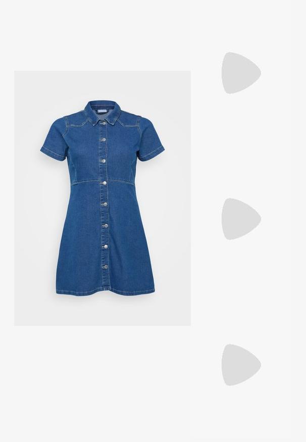 Blå denimkjole med korte ermer, knappefront og skreddersydd passform. Har kontraststing og krage.; Hvit bomull t-skjorte med et stort, lyst rødt hummermotiv på fronten. Korte ermer og standard rund hals-design.; Hvit høy-skinn kanvas sneakers med svart gummisåle, gummitåhette foran og seks hull for snorer, med et rent, minimalistisk design.; Rød lærveske med en vinklet, geometrisk design. Har en enkelt justerbar stropp og en klaffelukking med sydd detaljer.
