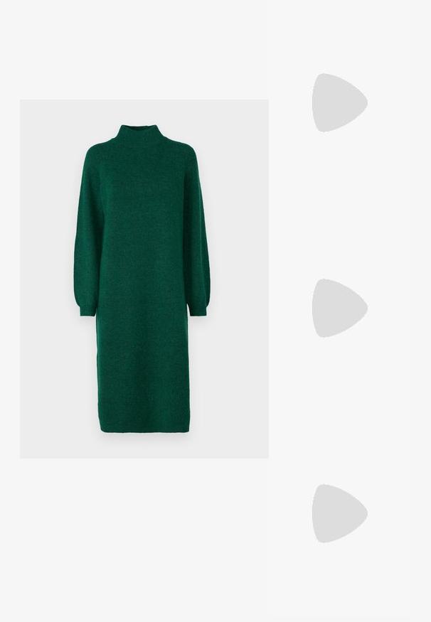YAS YASBALIS FUNNEL DRESS - Robe pull - fir; Bottes de cowboy en cuir marron avec un bout pointu et un talon bloc, présentant des coutures détaillées et des accents en relief sur la tige.; Pochette en cuir noir avec un rabat et un détail en boucle en métal doré. Inclut une sangle noire et un design épuré et minimaliste.; Boucles d'oreilles en argent en forme de créoles avec un design torsadé, dotées d'une finition polie et d'une fermeture à poussoir. Mesurent environ 3 cm de diamètre.